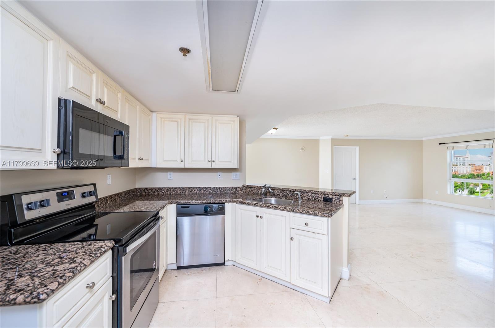 2351 Douglas Rd – photo 5
