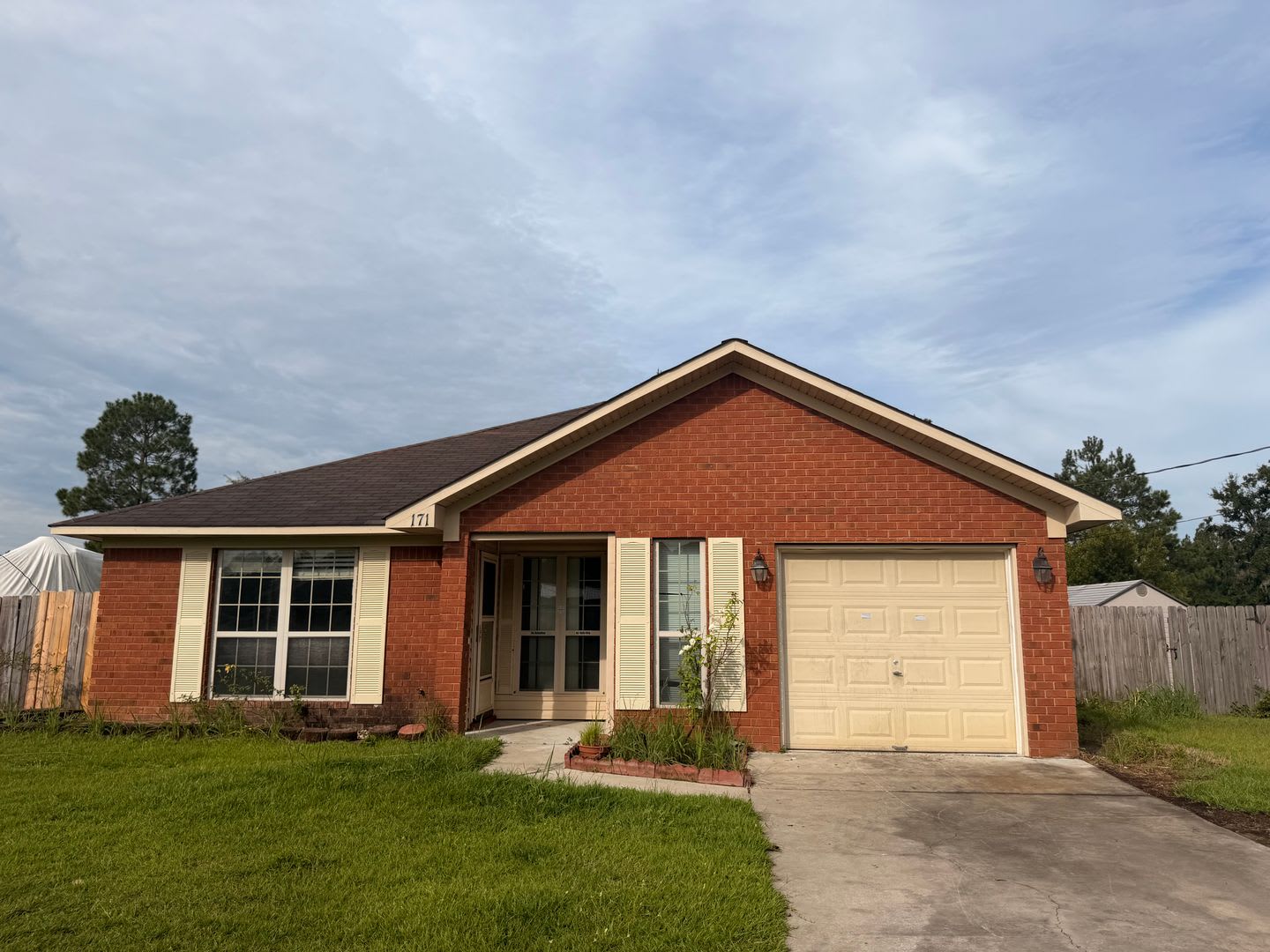 Charming 3-Bedroom Brick Home in Ludowici – photo 1