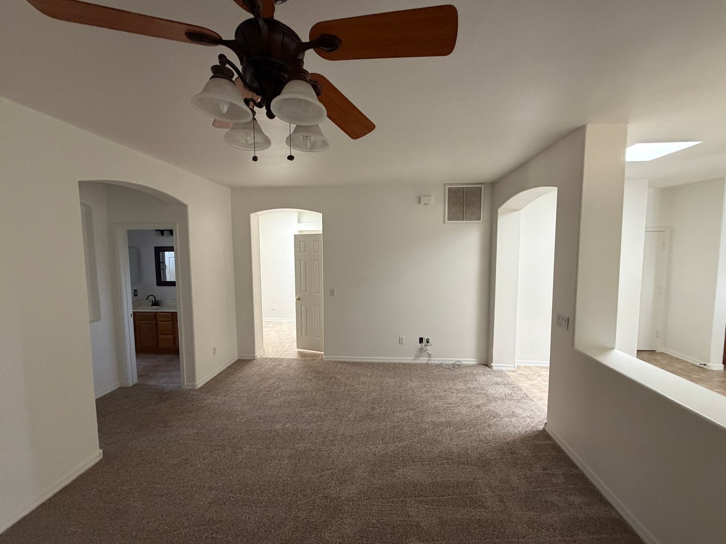 Spacious Updated 2 Bed 2 Bath Condo With Attached 2 Car Garage In Mesa – photo 2
