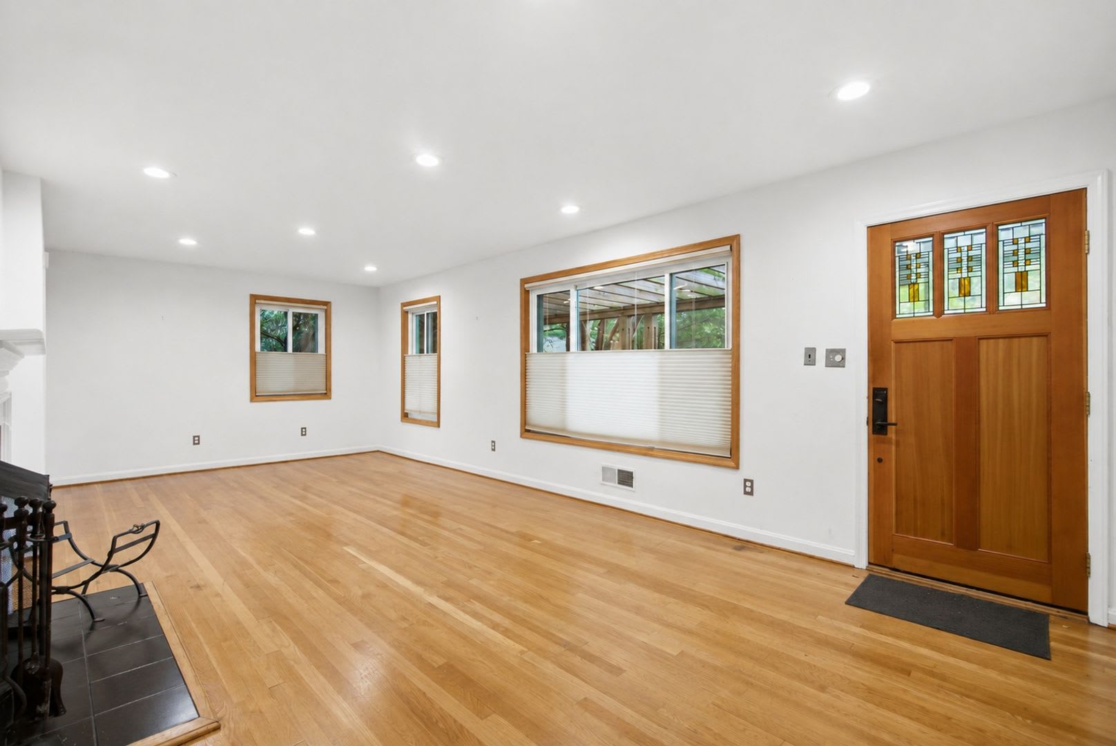 3 Bed 3 Bath – photo 2