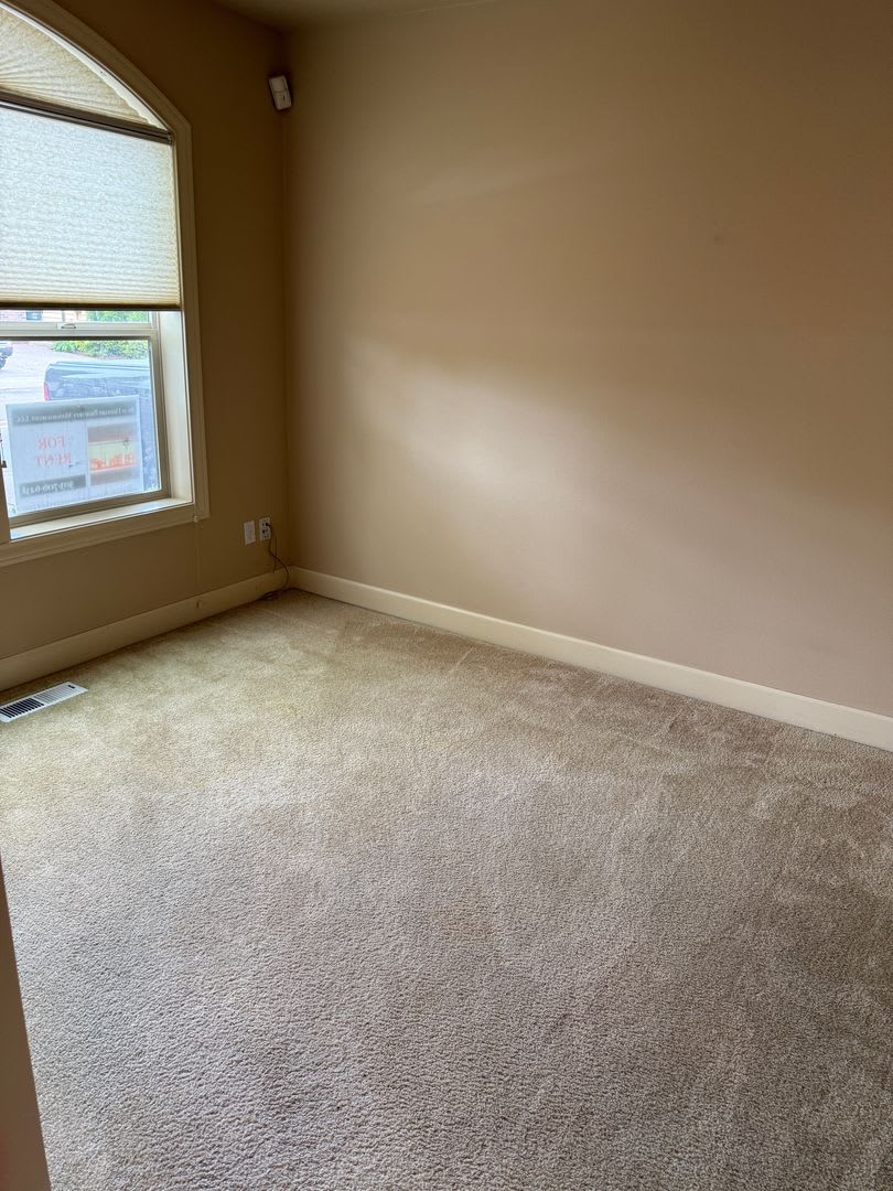 Large Rock Creek Single Family Home – photo 3