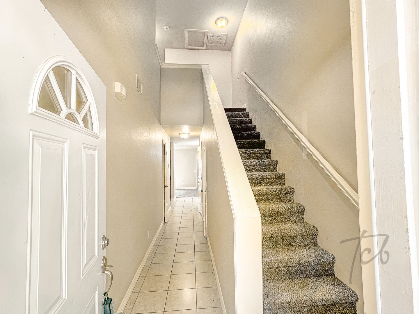 2 Bedroom, 2.5 Bathroom Condo near Downtown Fayetteville – photo 4