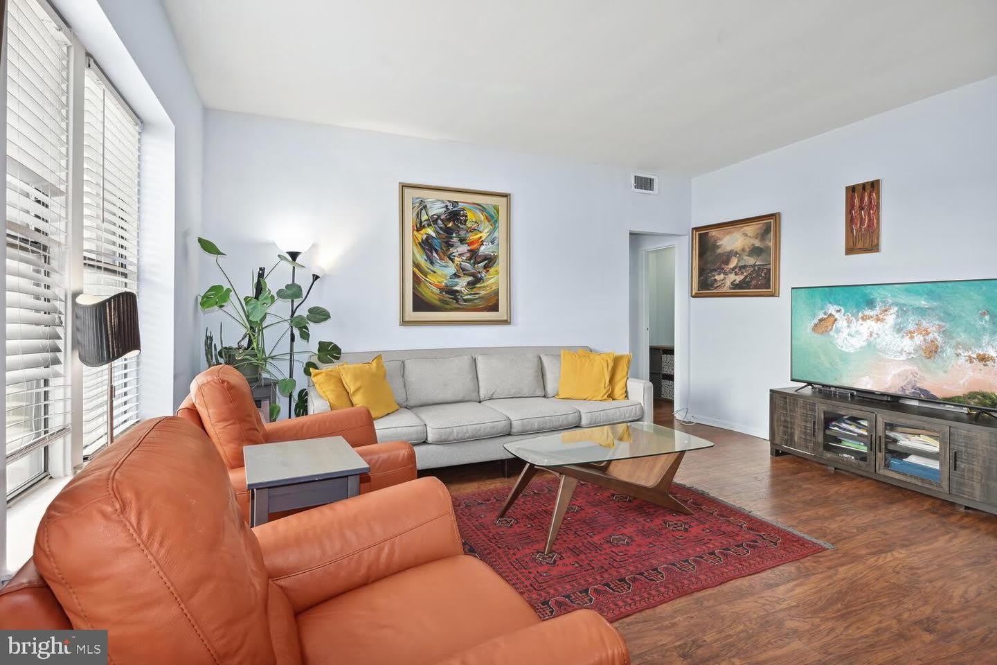 1669 COLUMBIA RD NW #401 – photo 4