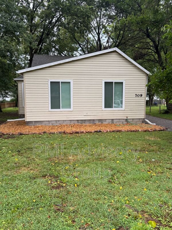 709 SW Watson Ave – photo 1