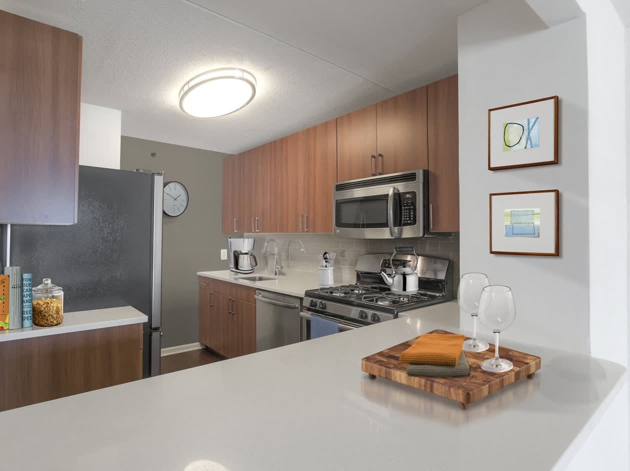 10 West Apartments – photo 1