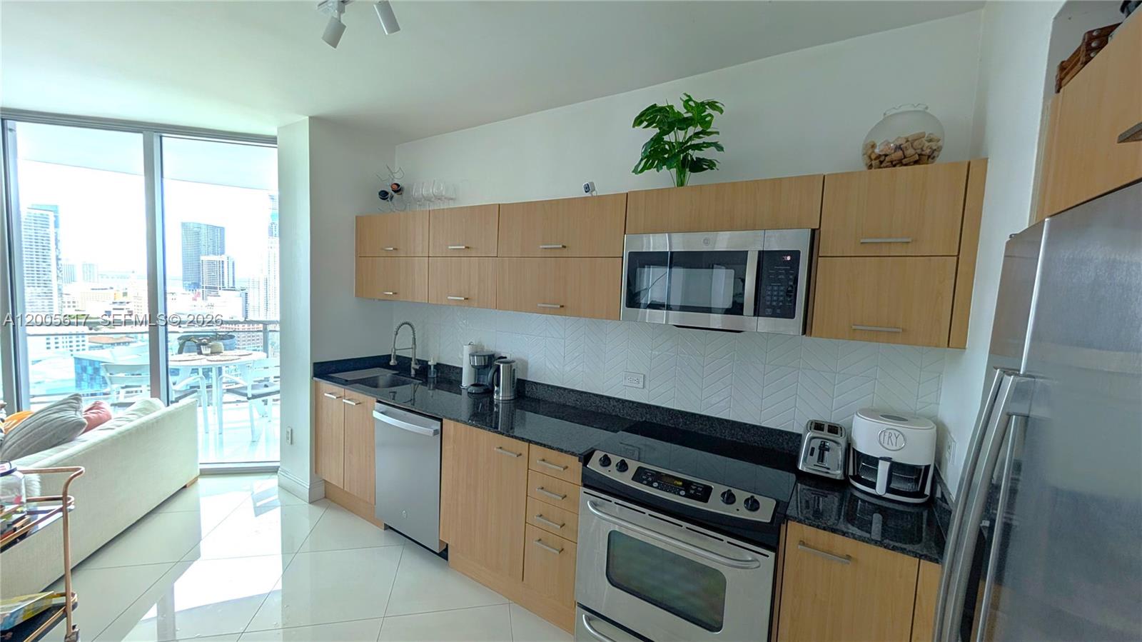 350 South Miami Avenue – photo 1