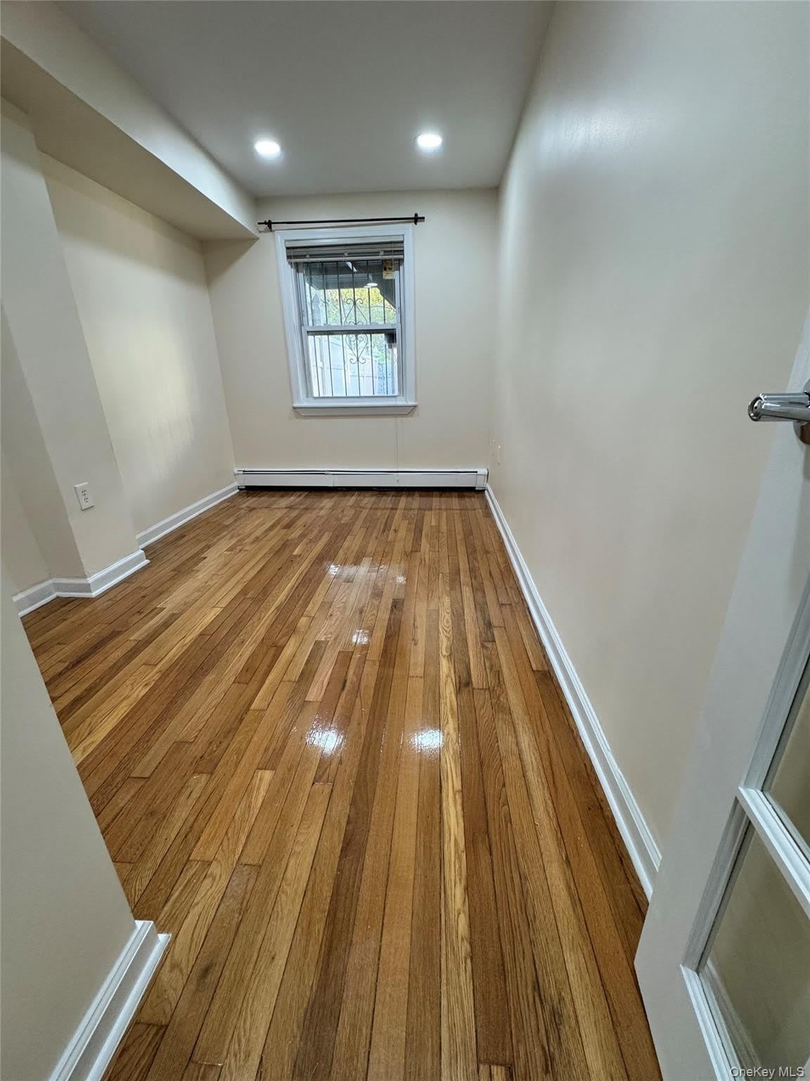 1481 Needham Avenue – photo 4