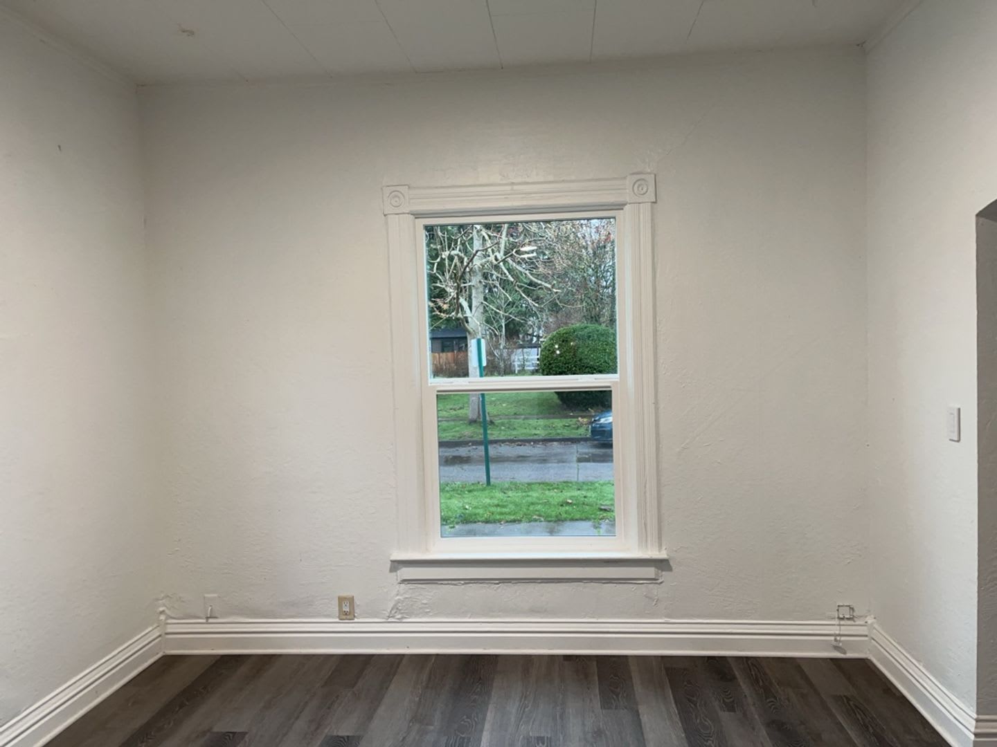 Limited-Time Offer: $25 Application Fee, Apply Today! New kitchen, windows, flooring, and lights! – photo 3