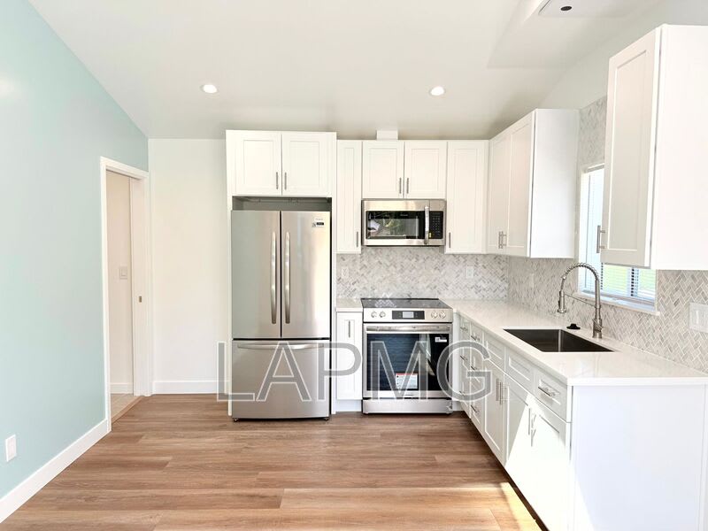10837 Fellows Avenue – photo 2