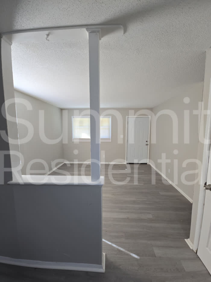 5707 East 40th Street – photo 5