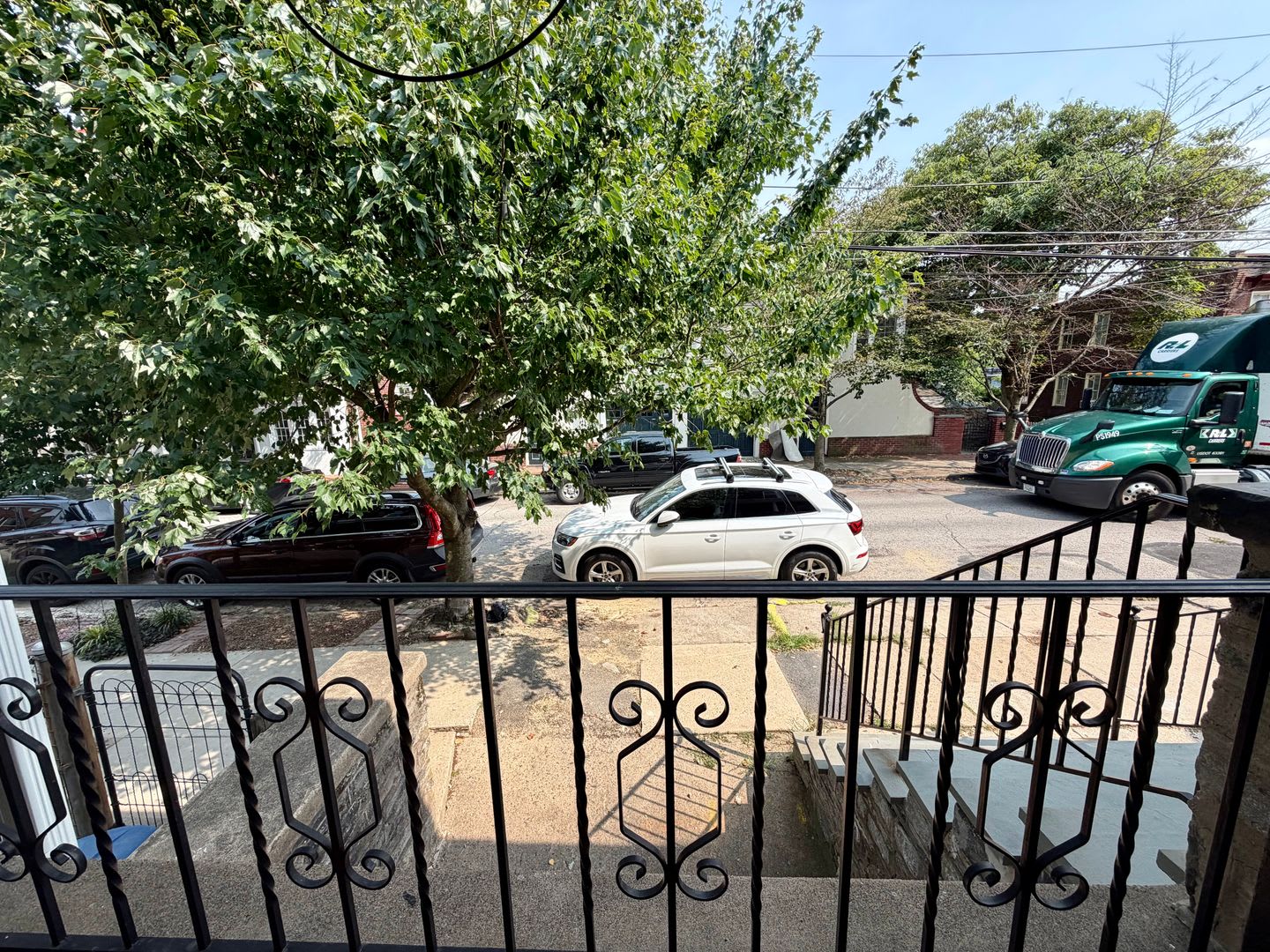 Charming 3-Bedroom Townhome in Chestnut Hill with One-Car Garage! Available Mid-September! – photo 5