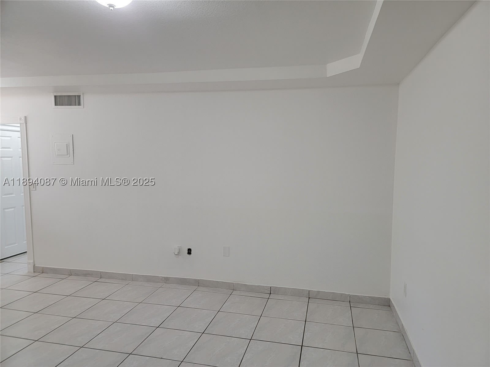 1975 NE 135th St – photo 4