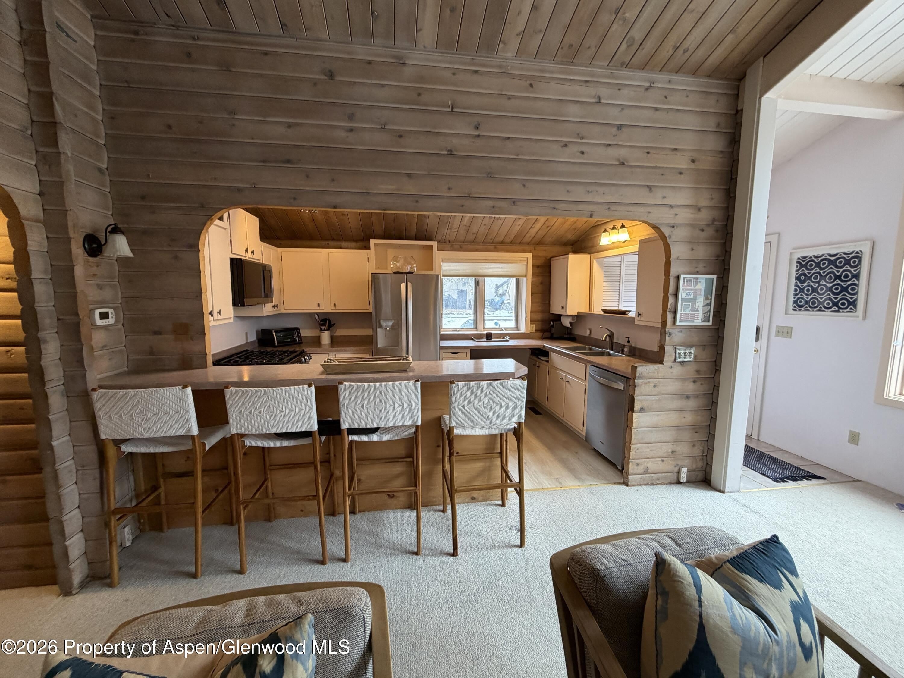 980 King Street – photo 3
