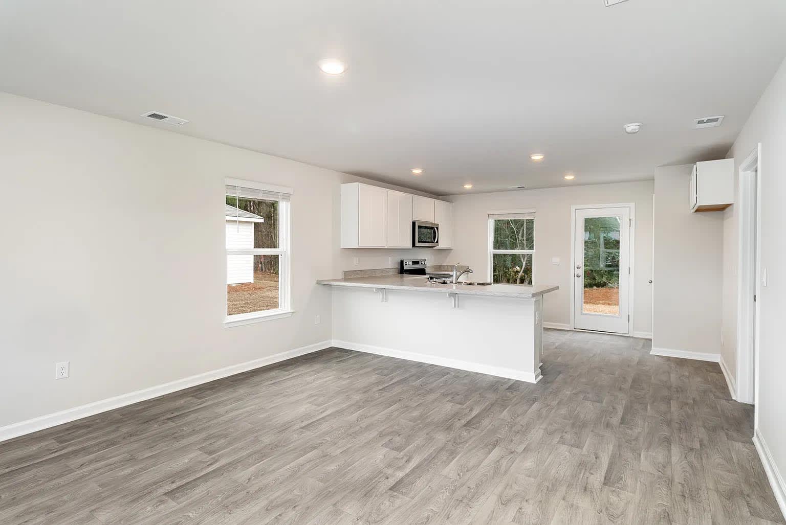 99 Cambridge Drive – photo 2