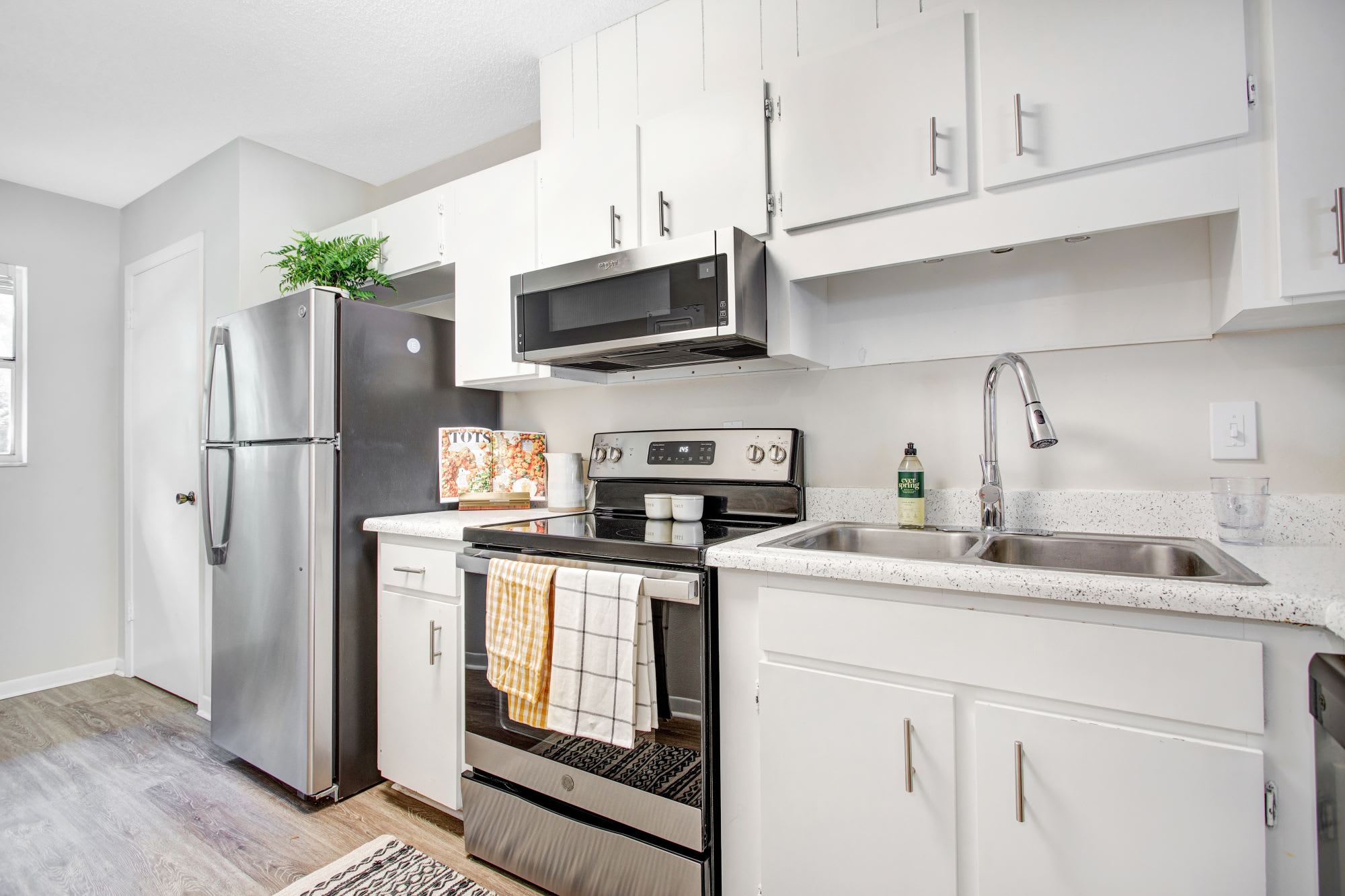 The Henry Apartments – photo 2