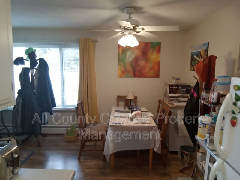 1516 E. Grand Ave. – photo 4