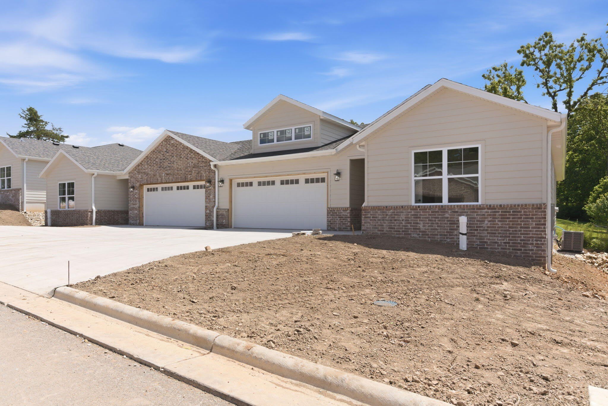 2331 E Olde Ivy Street – photo 2