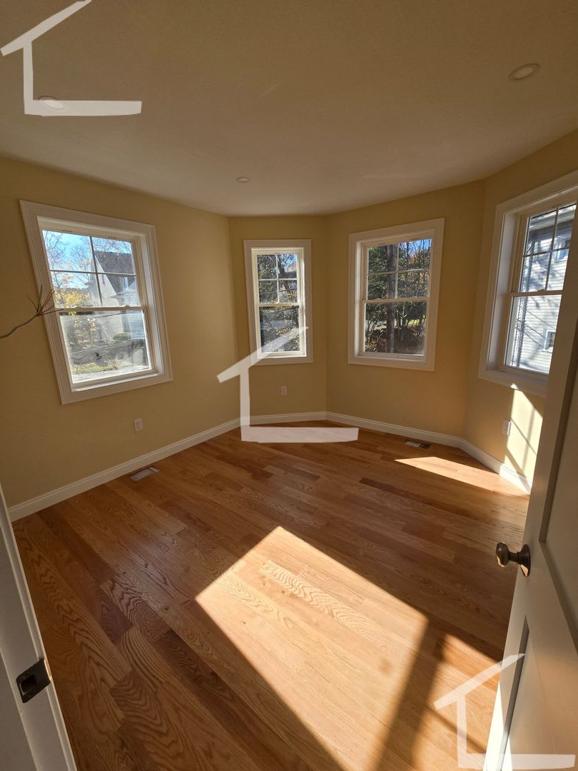 Charming 3 Bedroom-No Broker Fee – photo 3