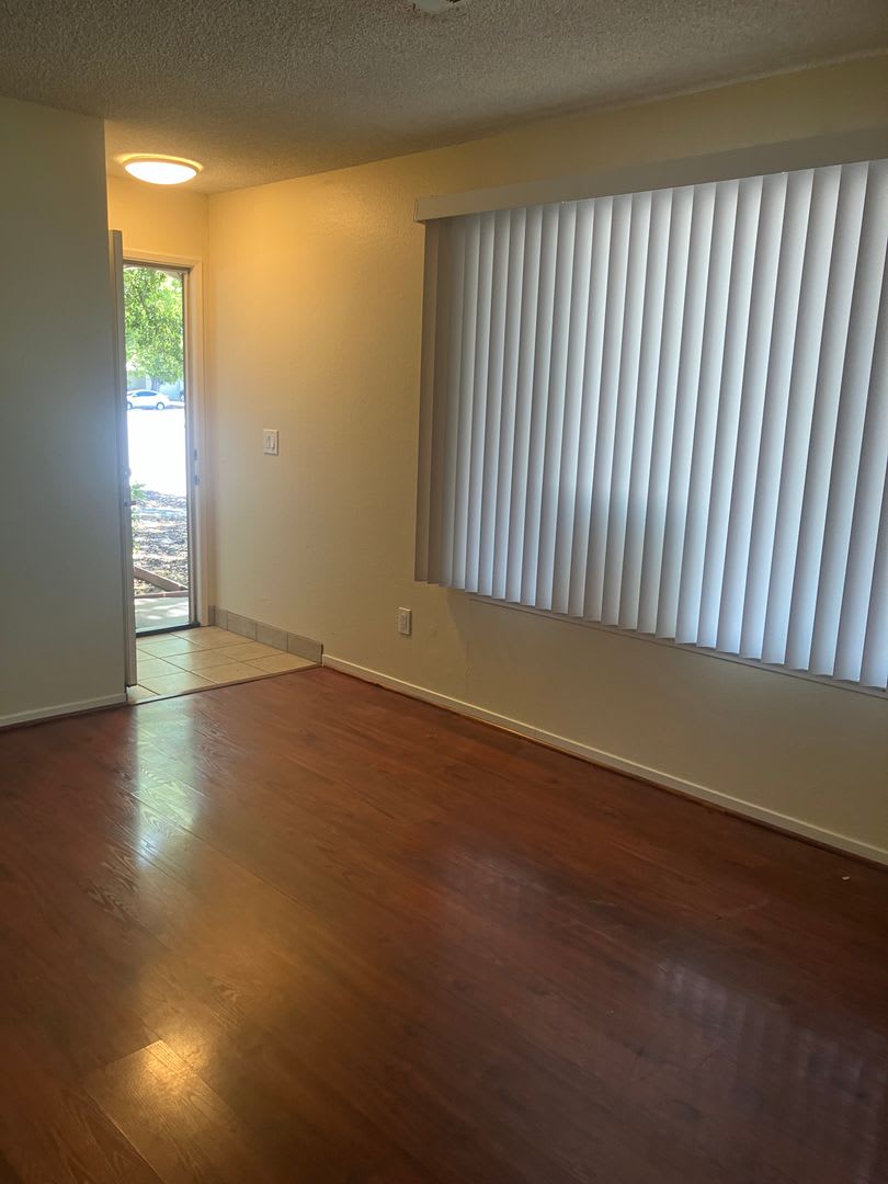 5251 Glide Drive – photo 3