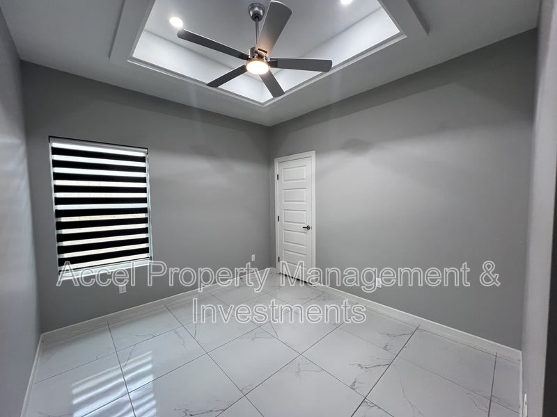 1122 Country Club Drive – photo 4