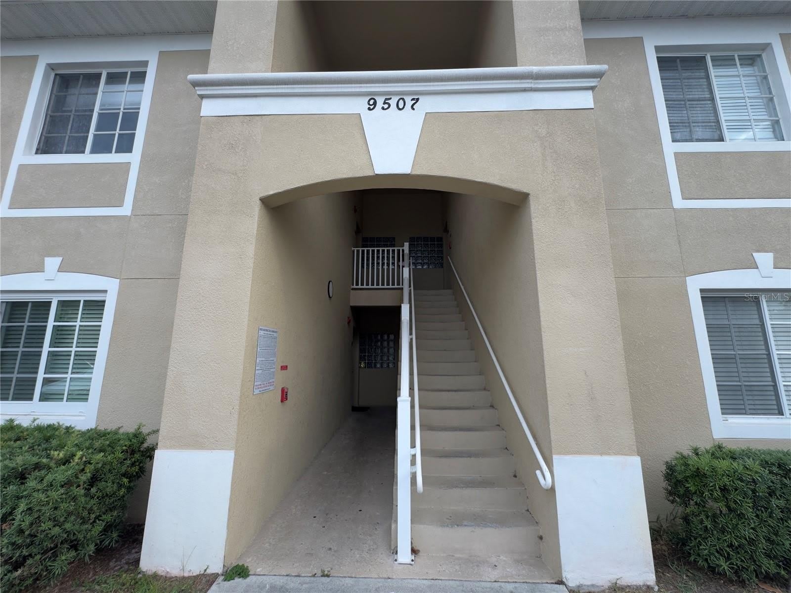 9507 AMBERDALE Court – photo 1