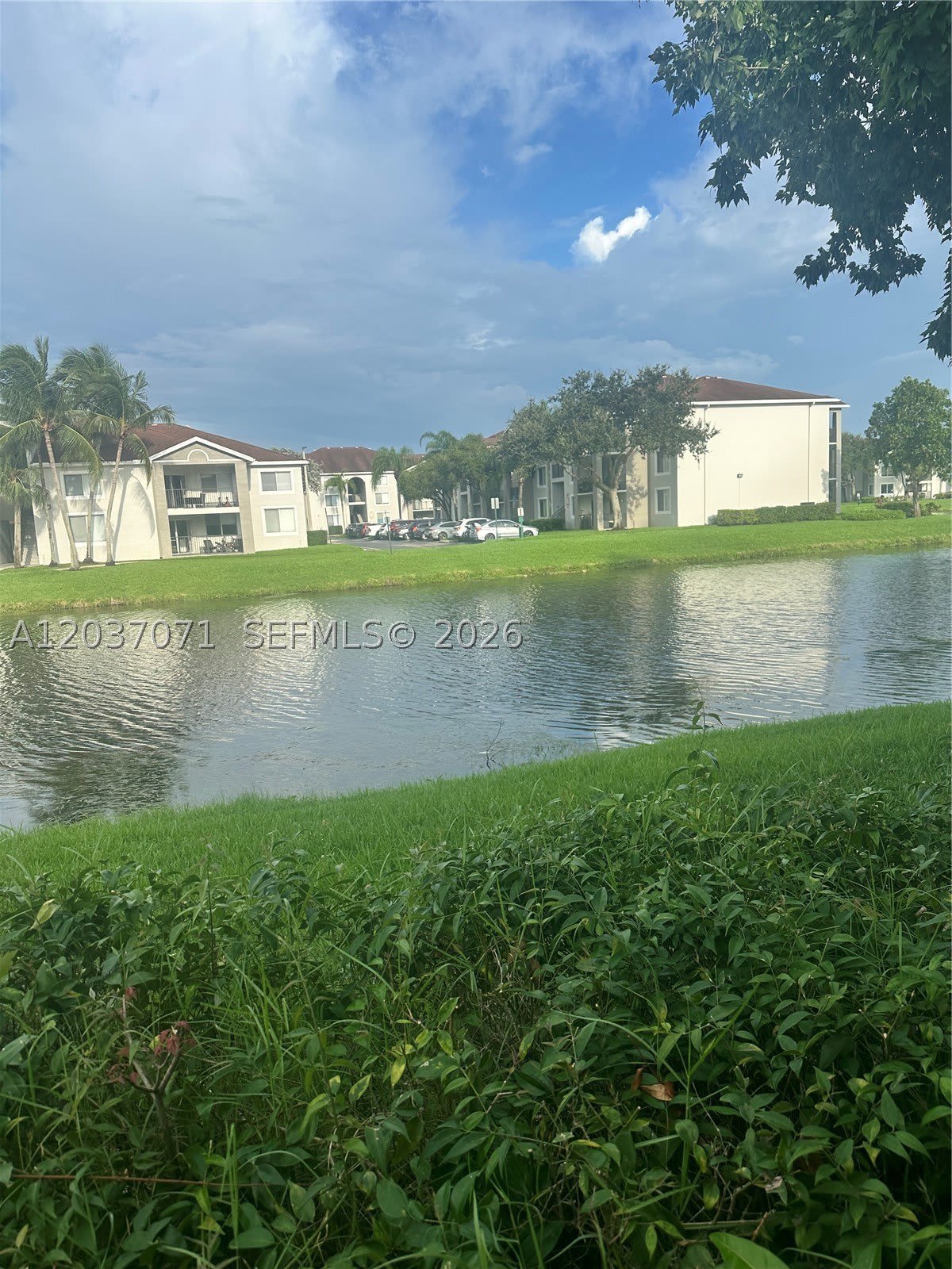 8050 N Nob Hill Rd – photo 2