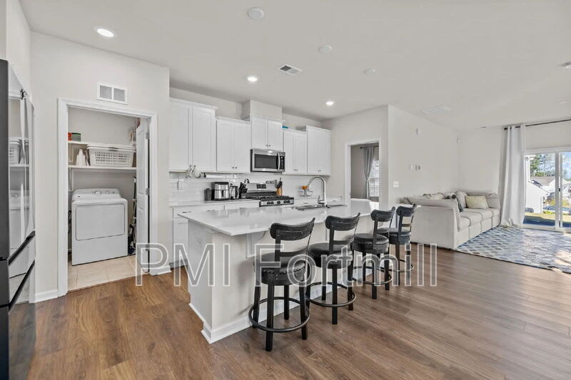 18045 Stark Way – photo 5
