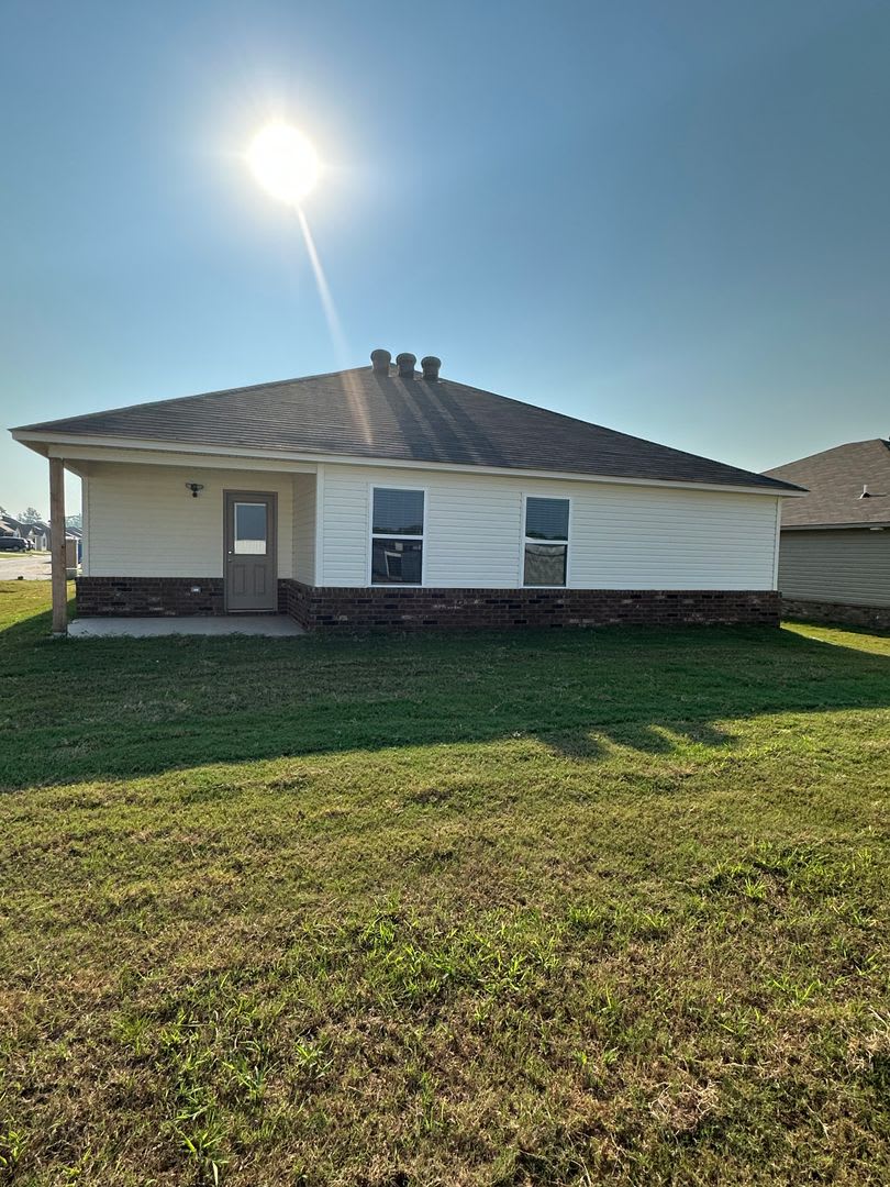 Your Next Home Awaits Pre Leasing A 3 Bedroom 2 Bath Home In Cypress Bend – photo 4