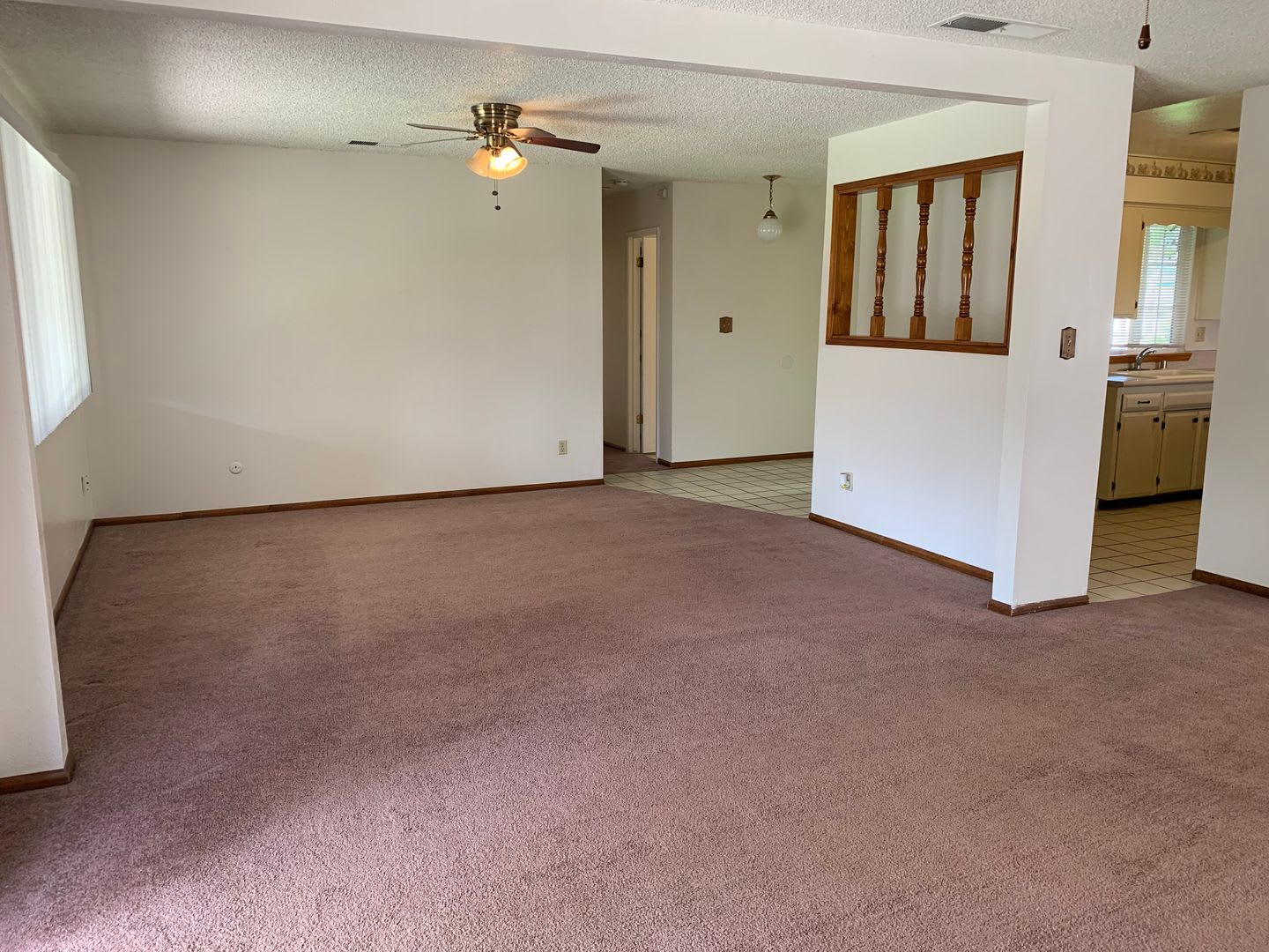 3 Bedroom home in SW Visalia! Updated flooring throughout, coming soon! – photo 4