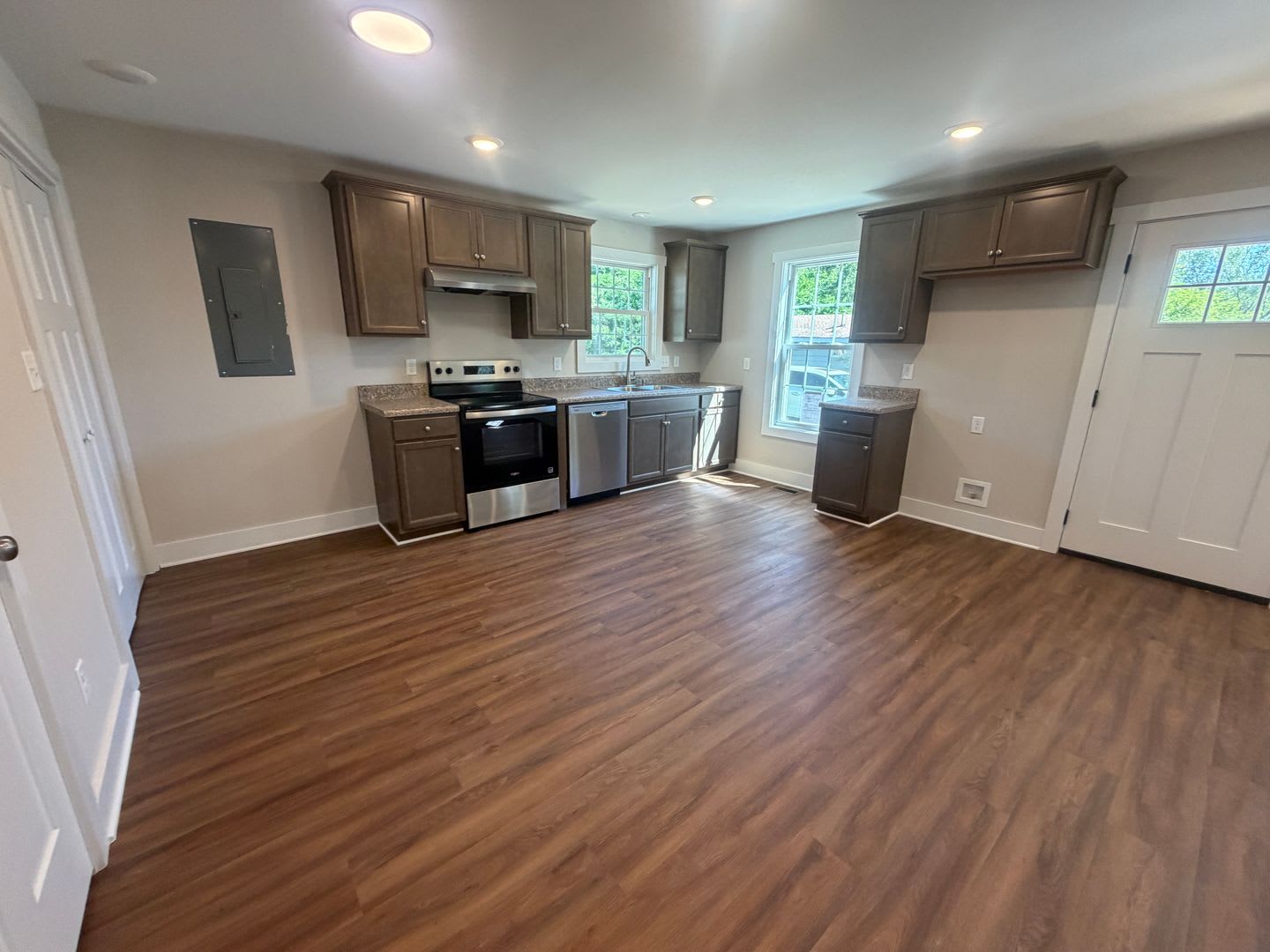 New Construction First Floor Duplex – photo 3