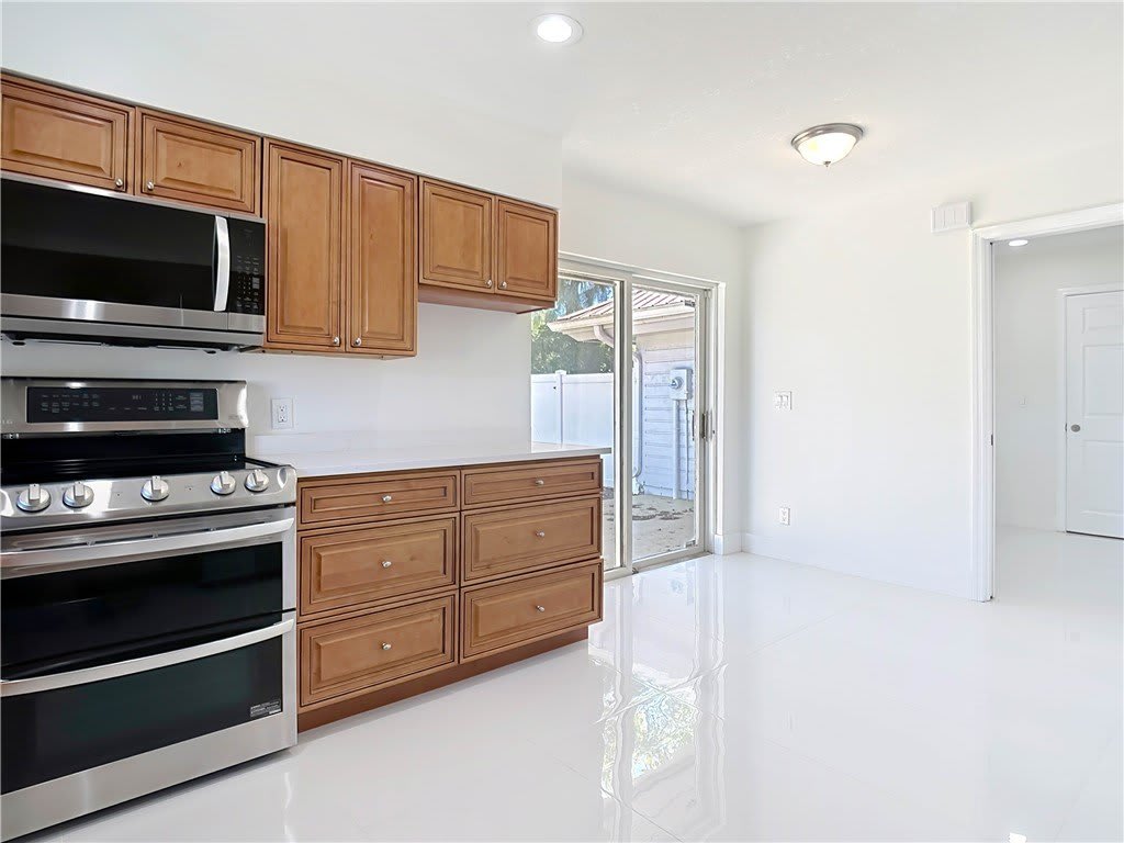 1200 Poitras Drive – photo 5