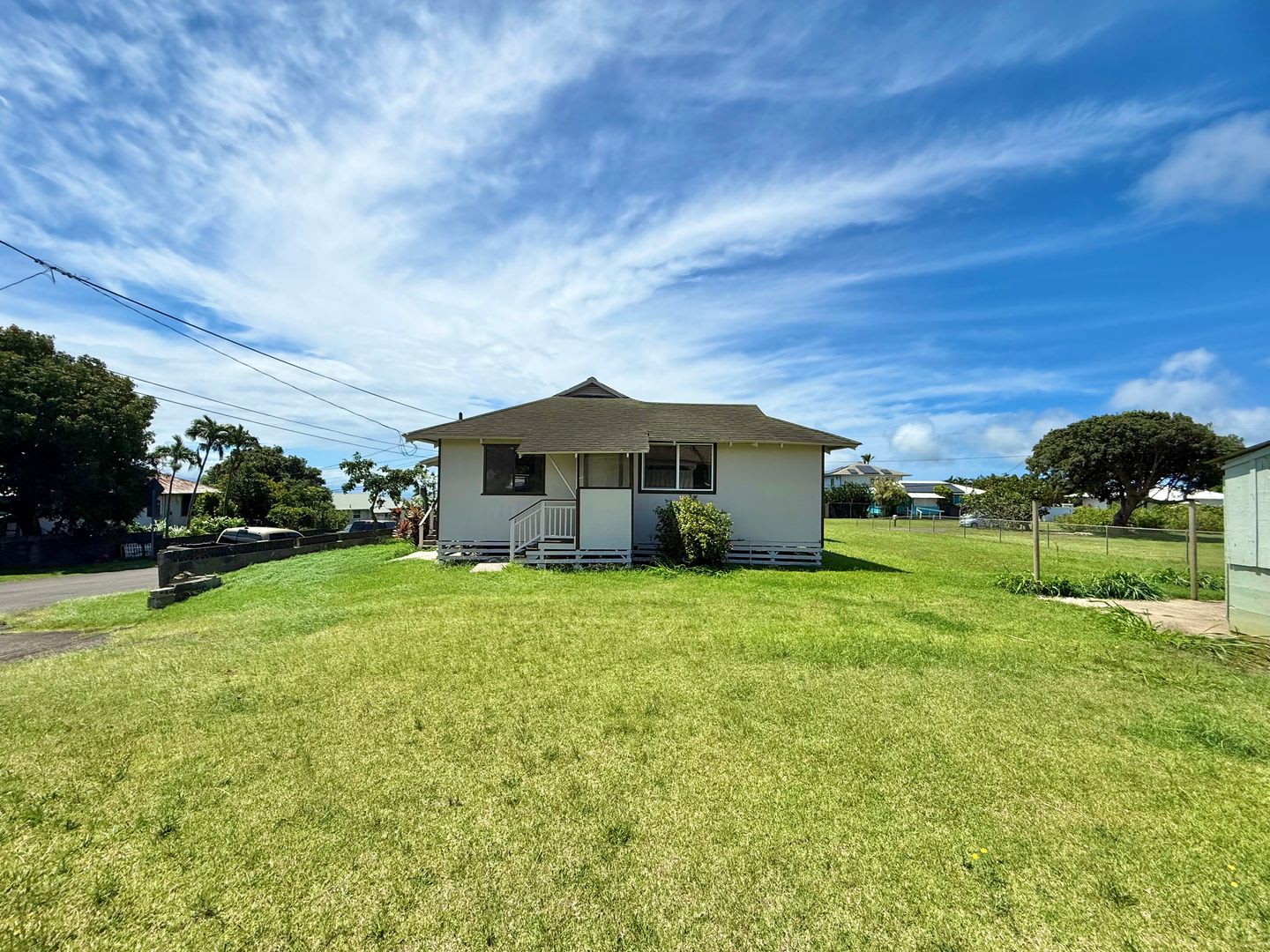 Newly Renovated 3 Bedroom / 2 Bathroom Home in Haliimaile! – photo 2