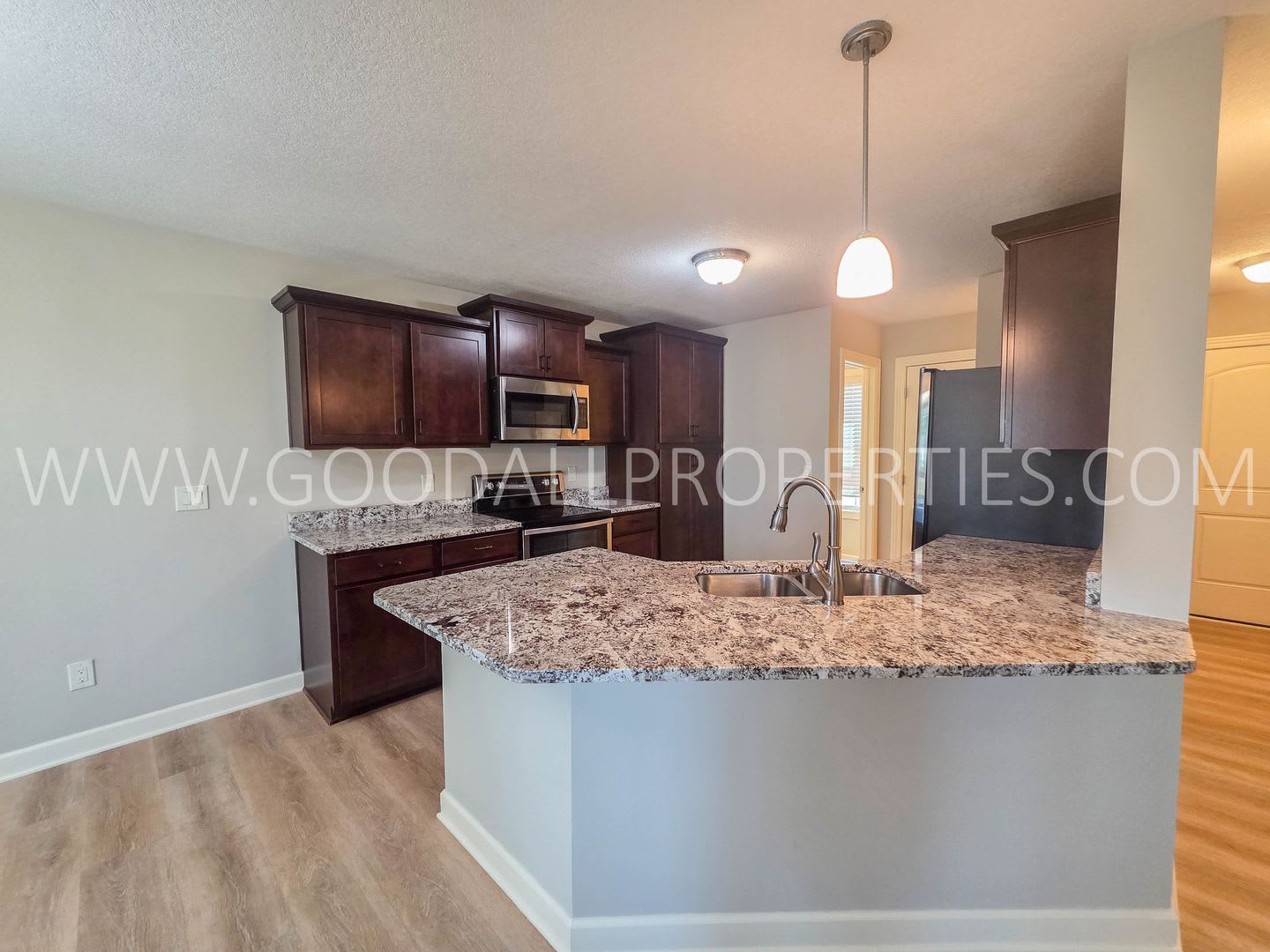 4 Bed Waukee Home with Granite Counters & Covered Deck – photo 3