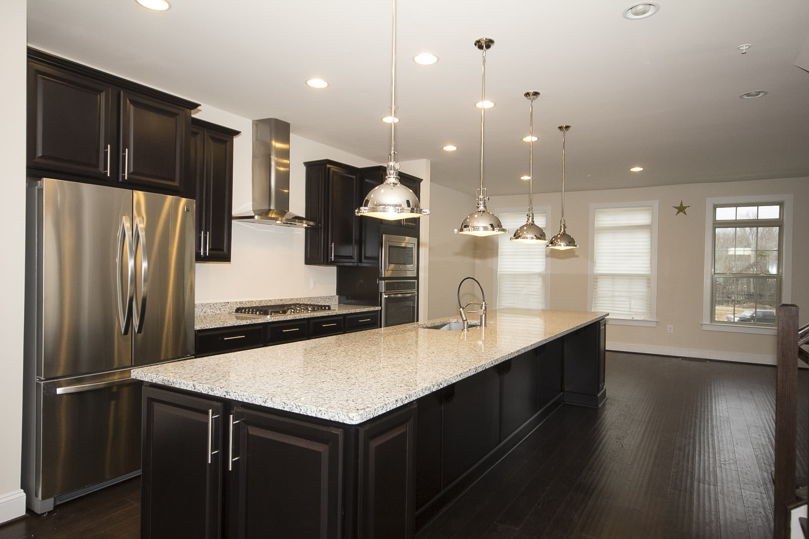 Stunning 4bd 4.5bth Garage Townhome Near Ft. Meade – photo 5