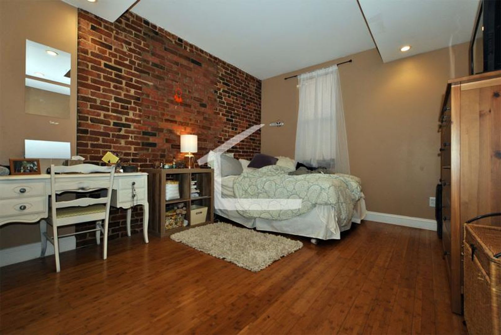 Charming 3 Bedroom – photo 3
