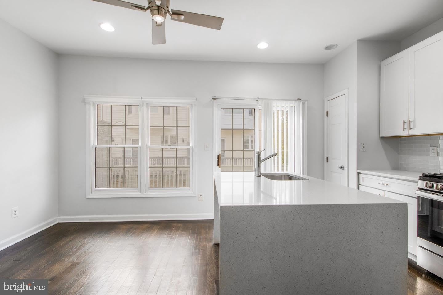 8830 MANSION VIEW Court – photo 4