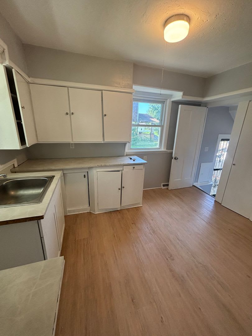 3bd Single Section 8/Cash Pay – photo 3
