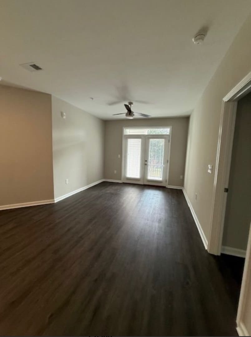 Special Offer Submit Your Application Before August 31 While Supplies Last For A Rental Rate Of 1 400 Per Month For A 18 Month Lease – photo 5