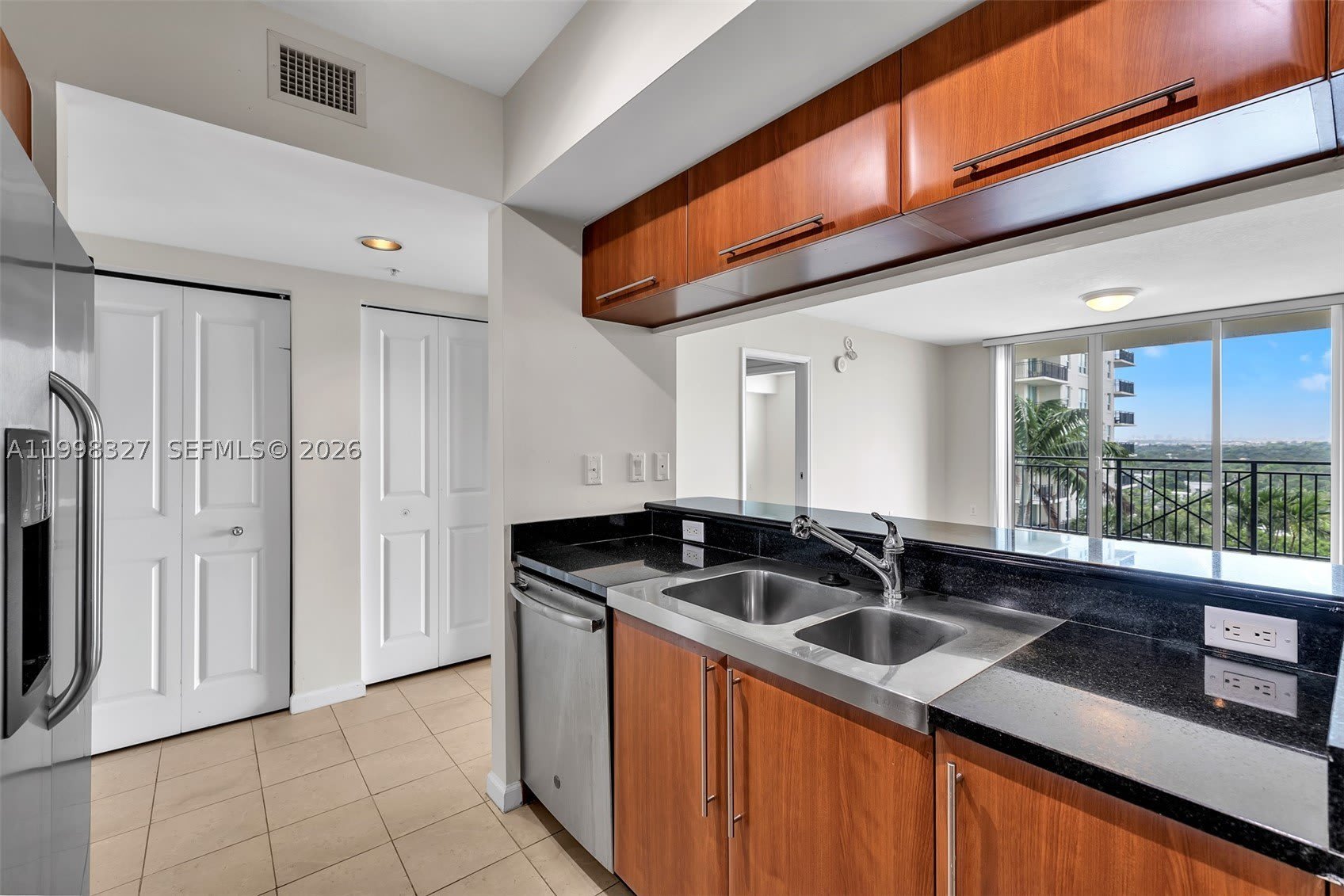 610 W Las Olas Blvd – photo 5