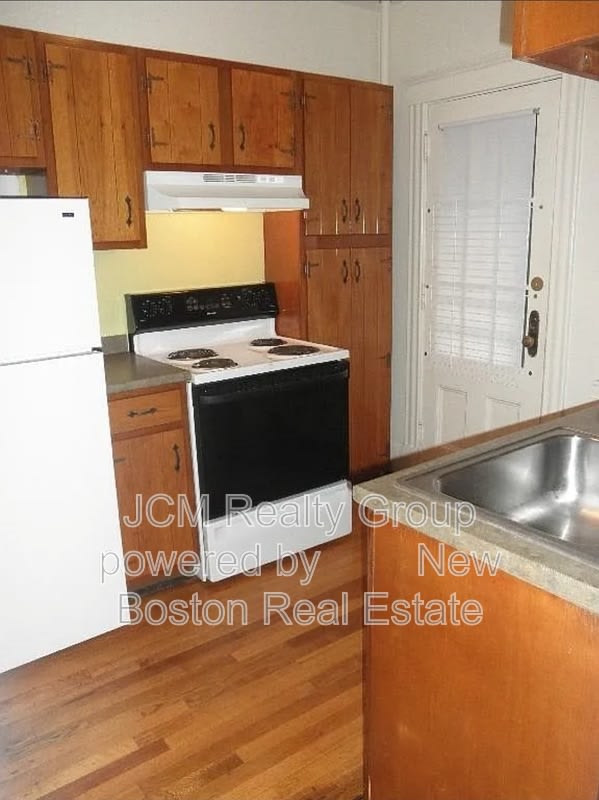 203 Lewis St – photo 1