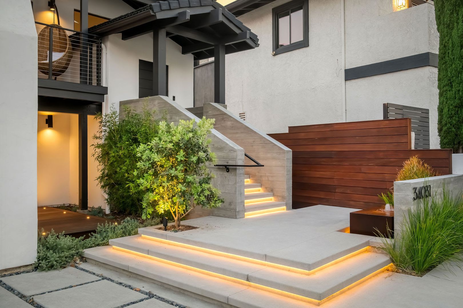 The Ultimate Dana Point Luxury Escape! Modern Coastal Masterpiece in the Heart of the Lantern District – photo 4