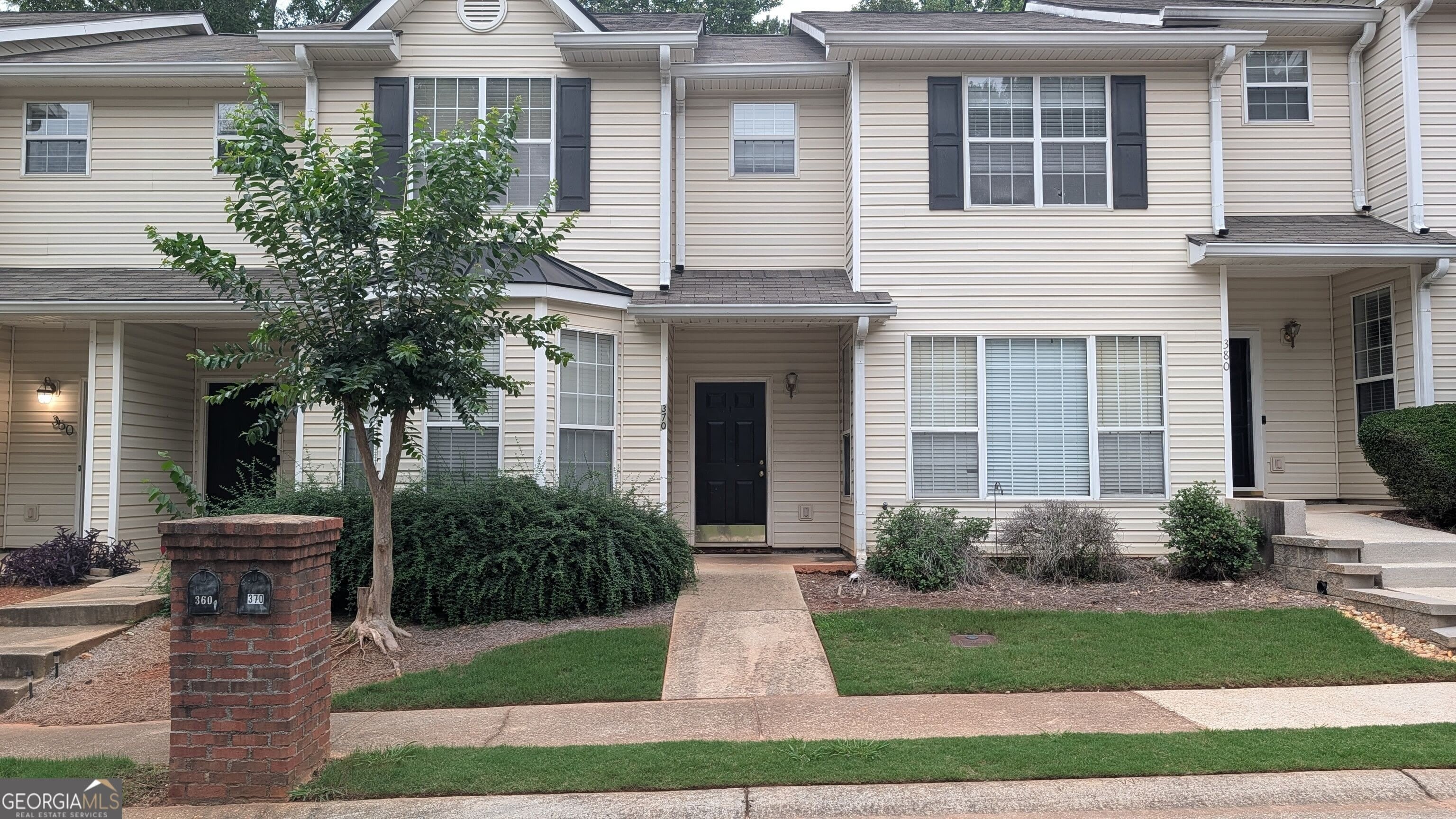 370 Brentwood Drive – photo 2