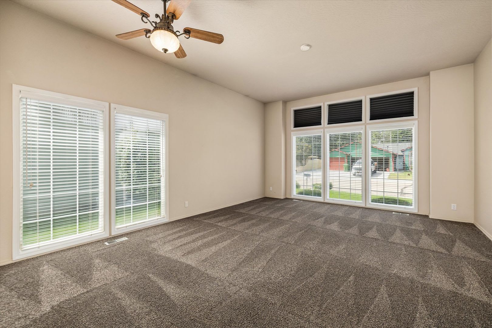 Spacious 3-Bedroom Meridian Home with Two Living Areas & EV Charging – photo 5