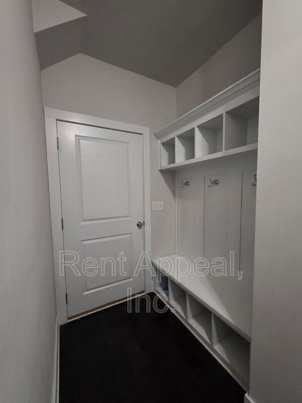 3779 Oxford Circle – photo 3
