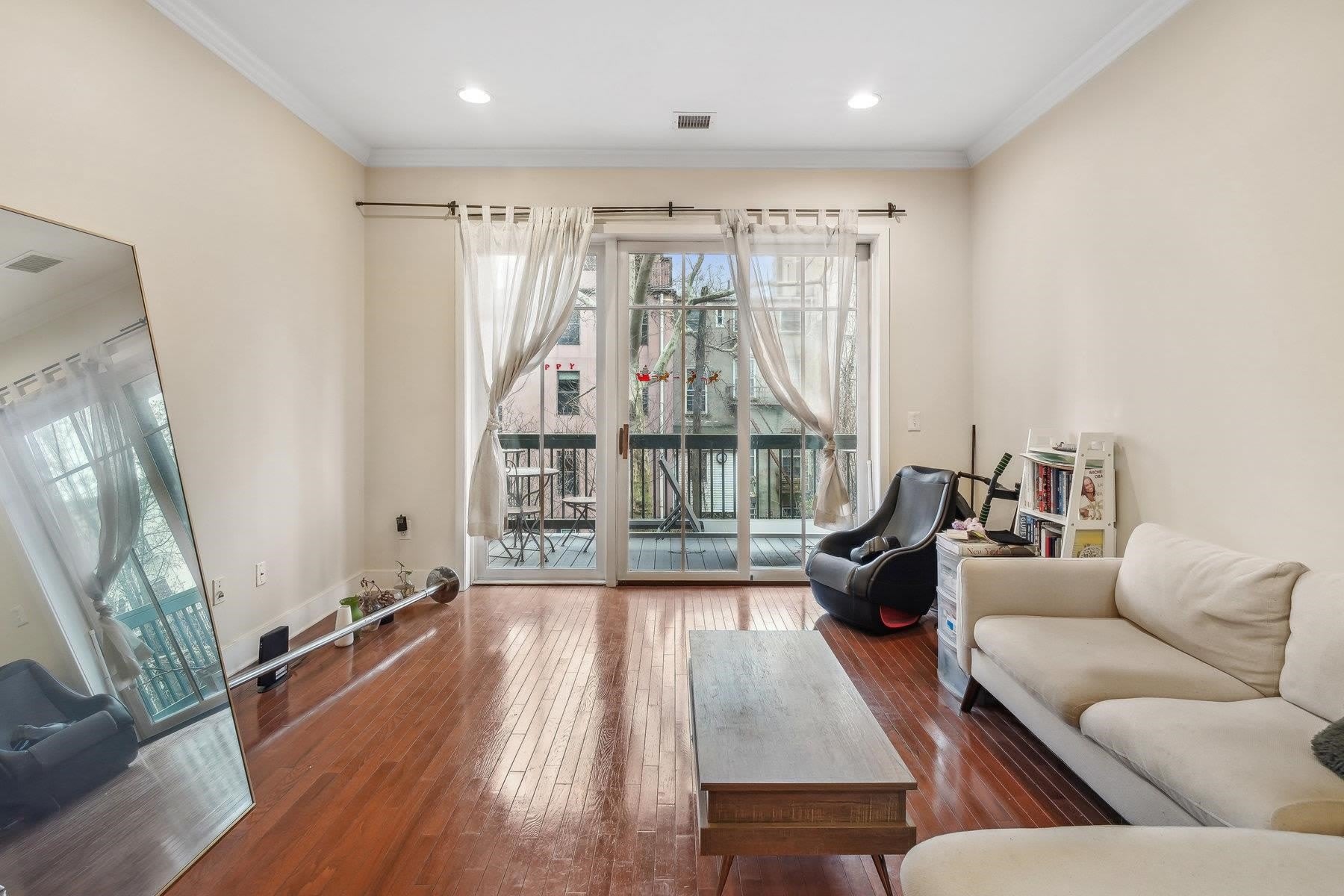 61 GRAND ST – photo 3