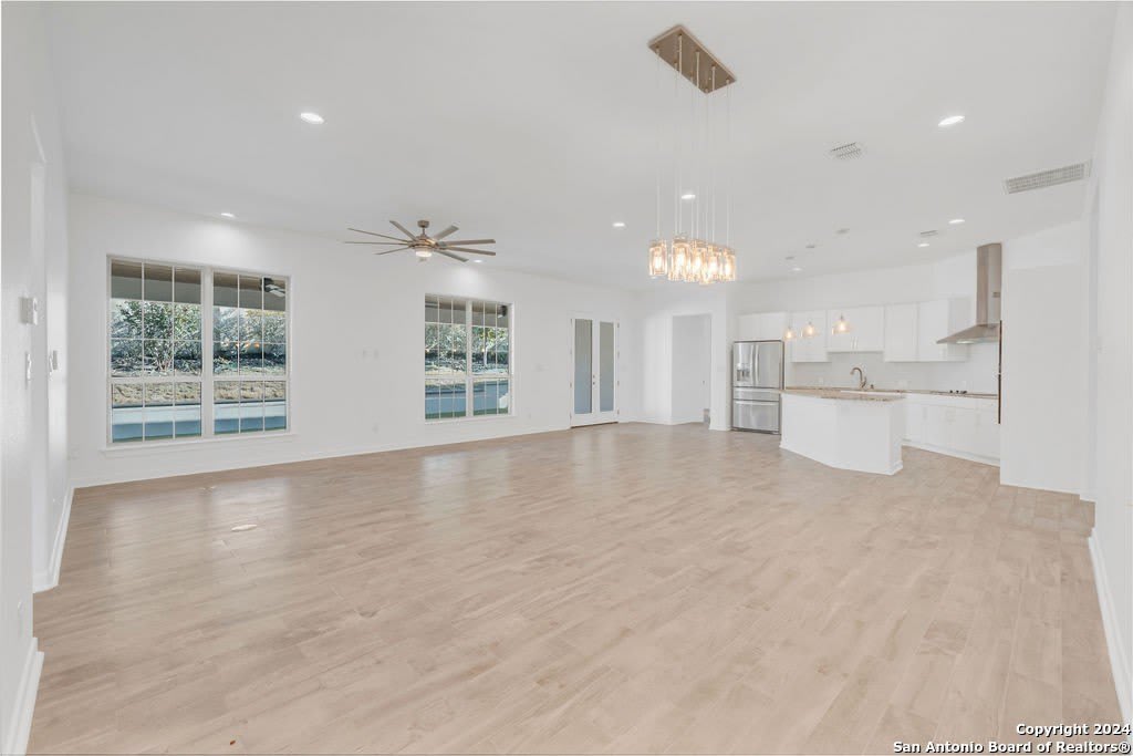 1303 Summerfield – photo 4