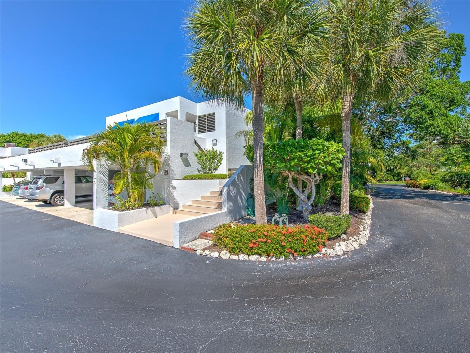 720 BAYPORT Way – photo 1