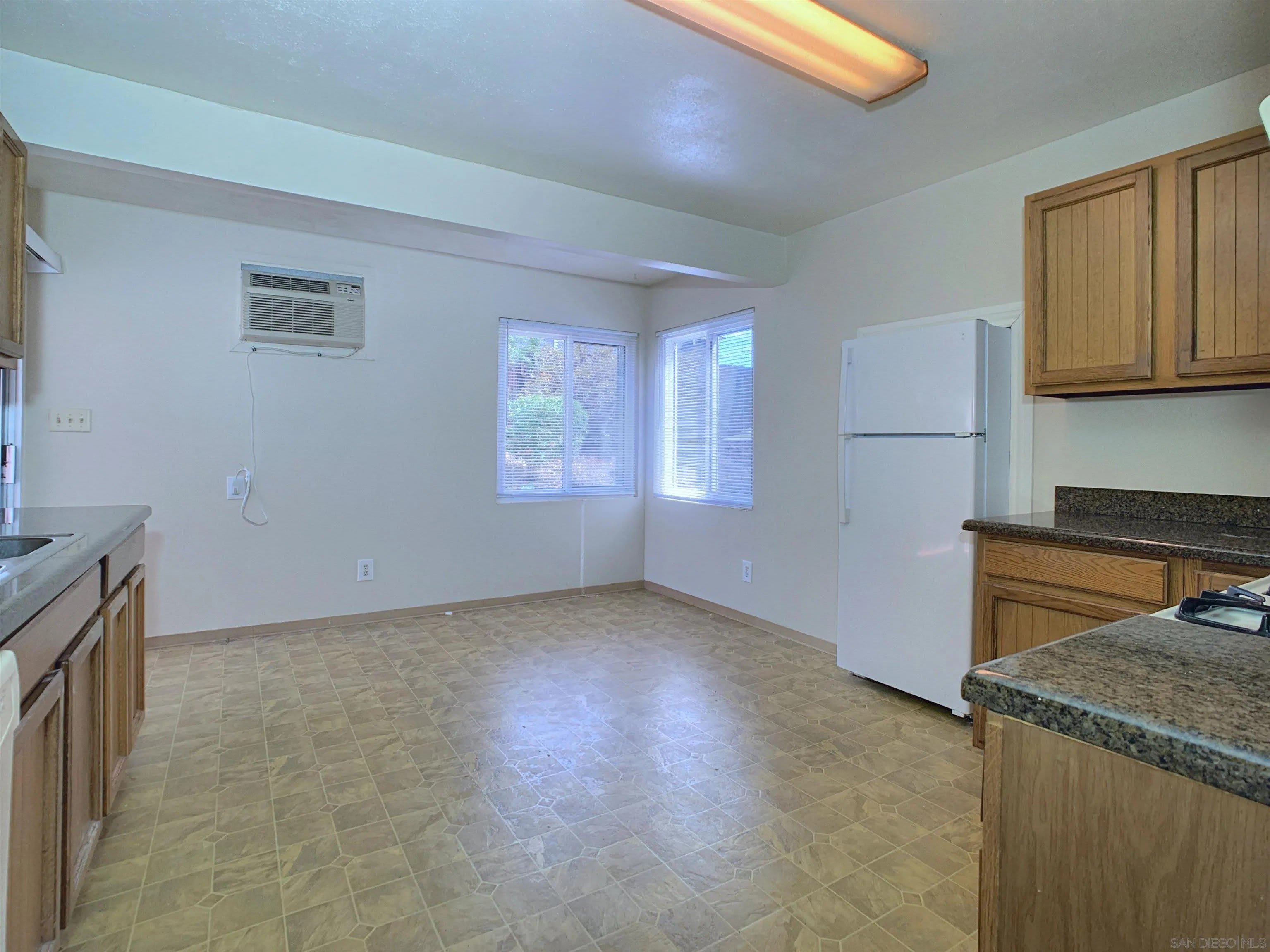 6190 DIXIE DR – photo 5