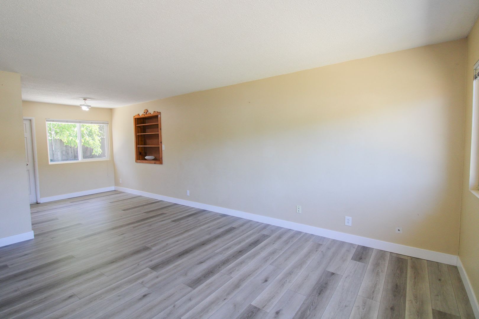 3 Bedroom House in Laguna Lake Area with Fresh Paint and New Flooring – photo 2