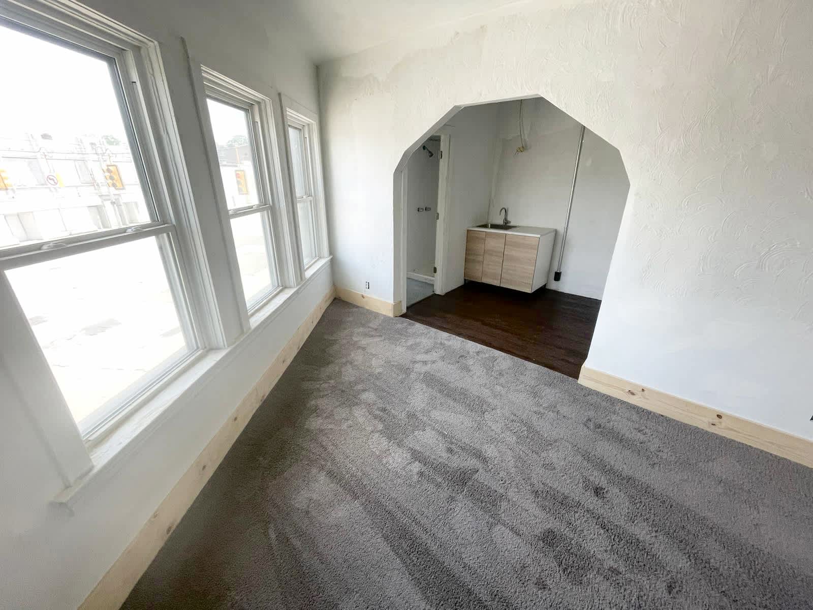 3325 Gratiot Avenue – photo 1